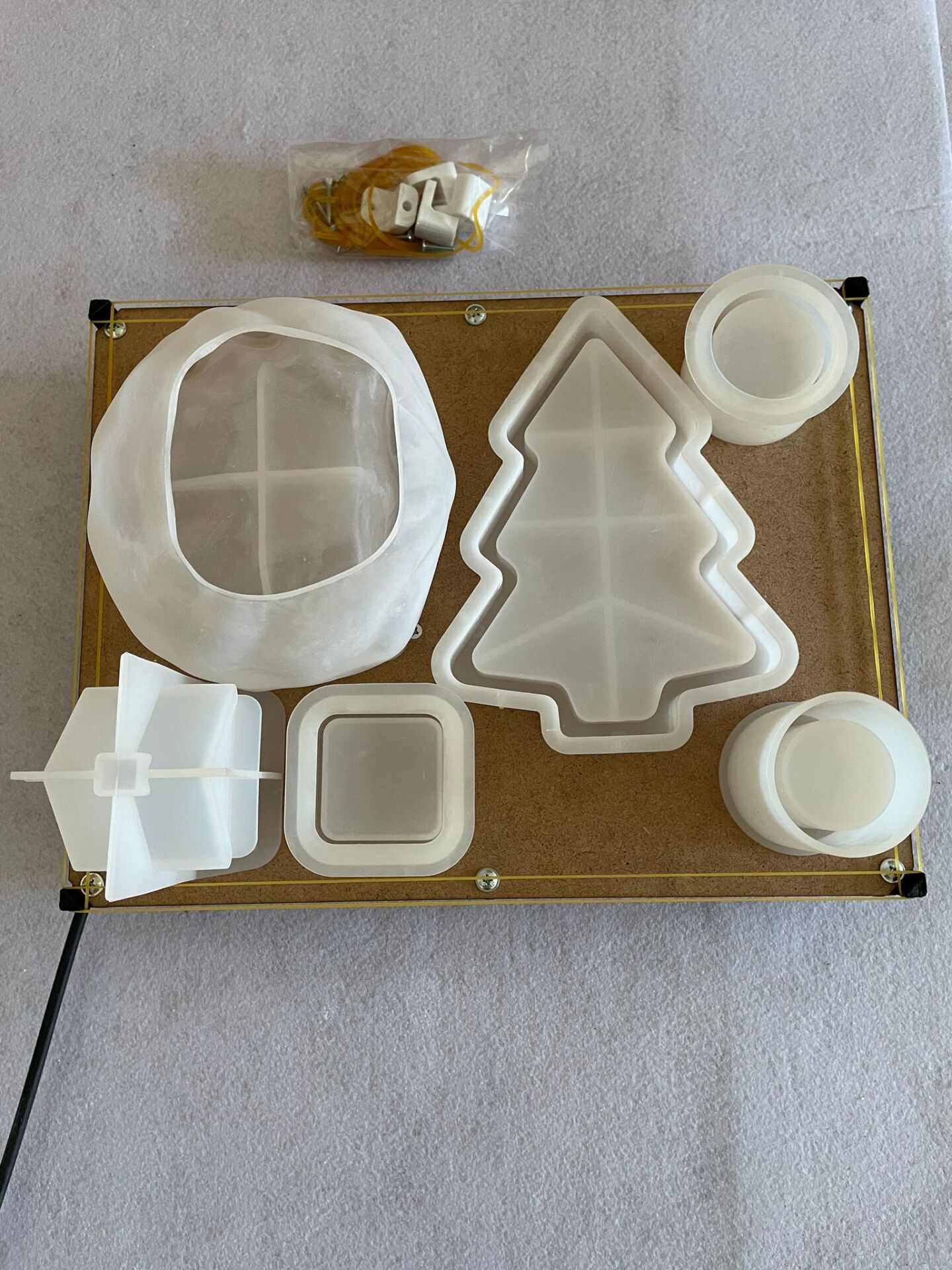 Orta Boy Titreşim Sehpası Taş Tozu Jesmonite Alçı Epoksi Reçine Dökümü Kalıp